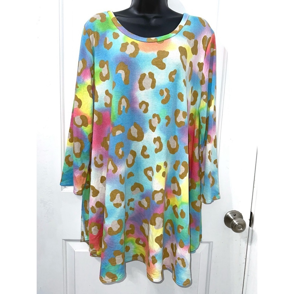 Boutique Multi Colored Leopard Print tunic top with 3/4 sleeves